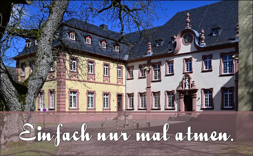 Klostergebäude Steinfeld, Aufenthalt zum Achtsamkeitskurs Achtsamkeit MBSR Stress reduzieren Meditation