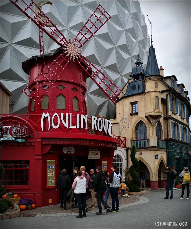 Eingangsbereich Moulin-Rouge - Achterbahn im Europa-Park